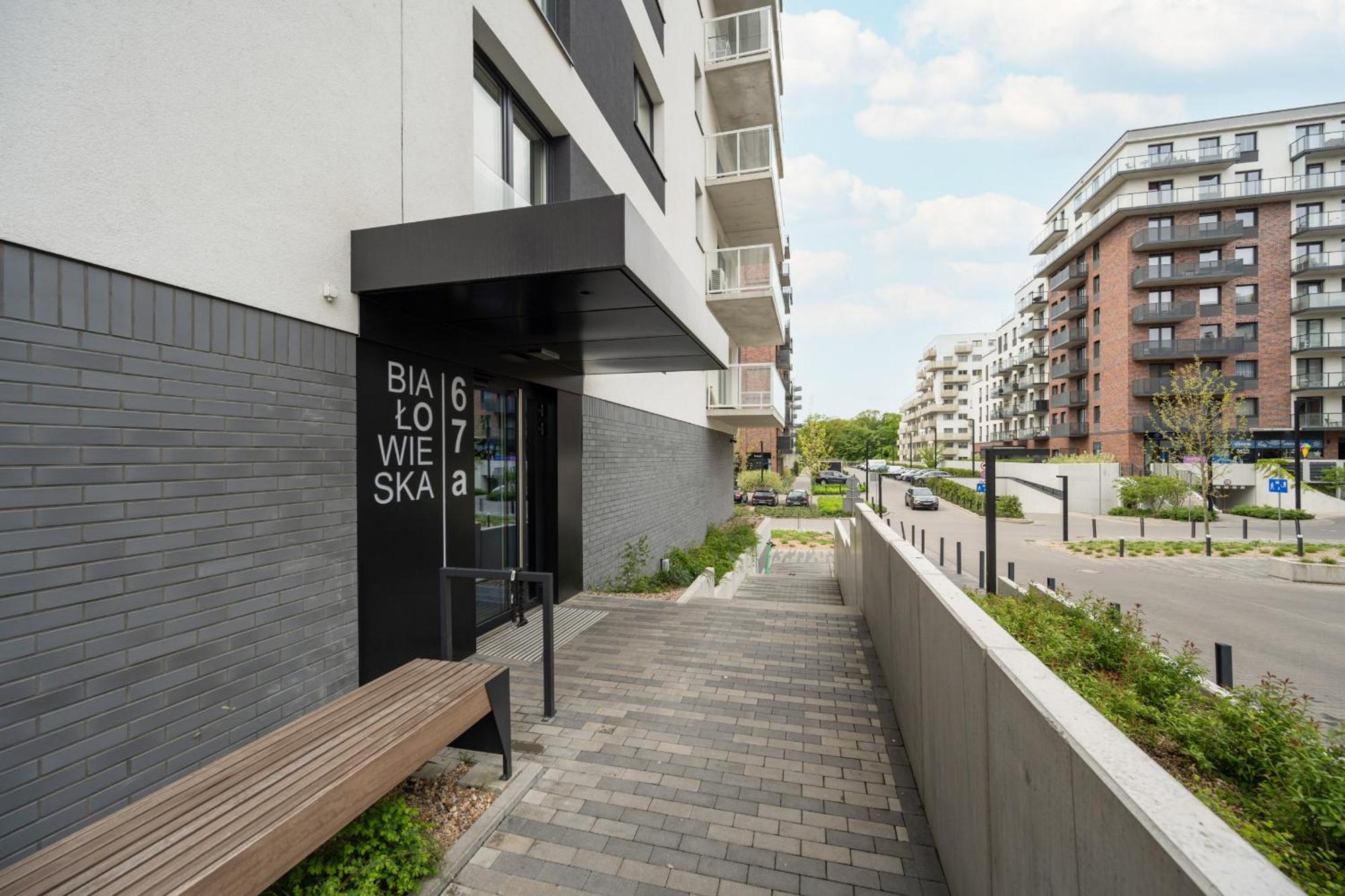 Luksusowy Apartament Z 3 Sypialniami, Klimatyzacja, Parkingiem I Biurkiem We Wroclawiu By Renters Prestige Exterior foto